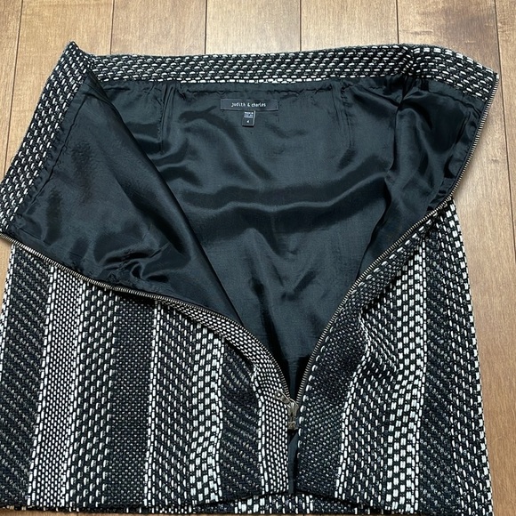 Judith & Charles woven knit black white metallic mini skirt size 4 zipper - Picture 7 of 12
